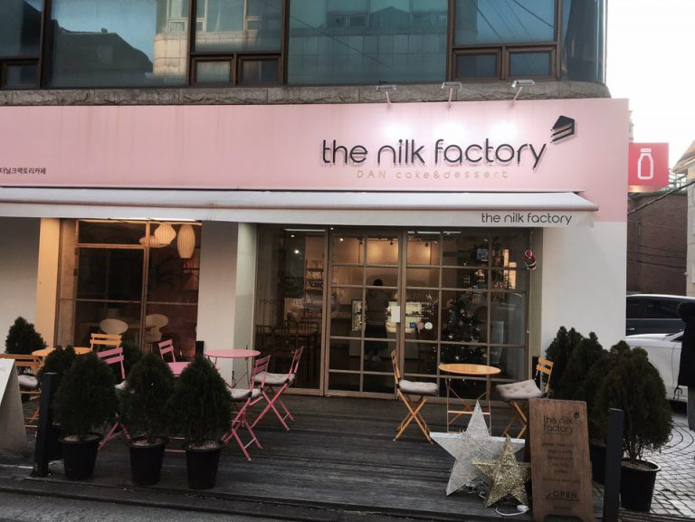 신사동  더 닐크 팩토리