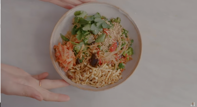 바삭바삭 두부 잡채 샐러드