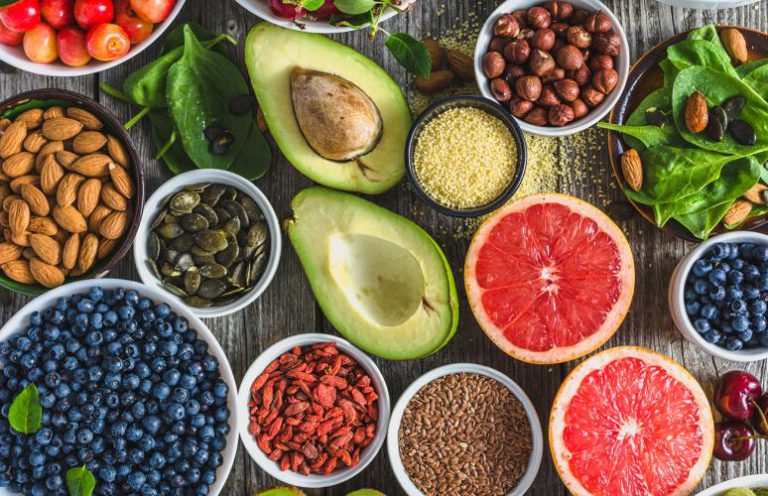 채식주의자에게 부족한 비타민 B12 보충이 필요