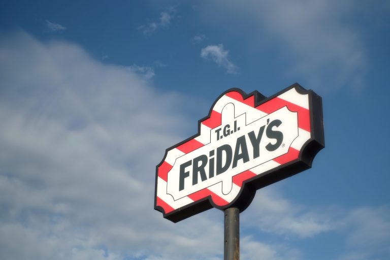 TGI FRIDAYS, 영국에서 비건 수박 스테이크 출시