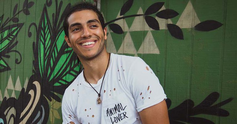 미나 마수드가 펴낸 비건 요리책 출간