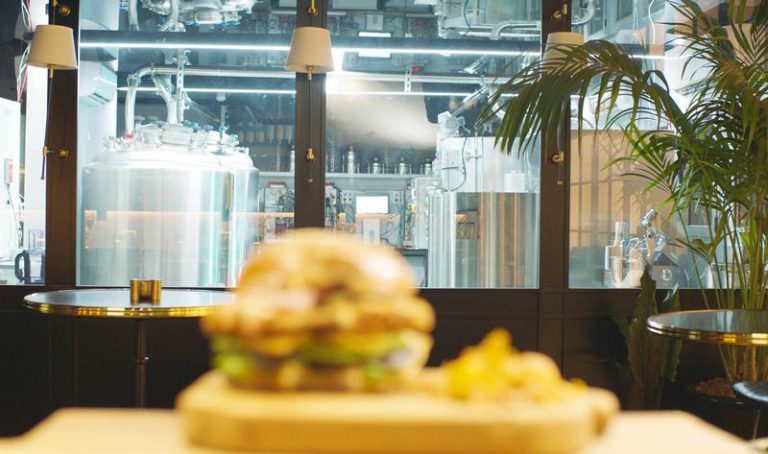 세포 배양육을 이용한 첫번째 치킨 레스토랑