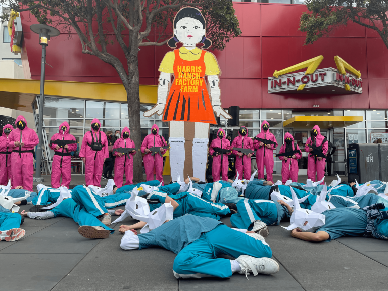 ‘오징어게임’을 테마로 한 대규모 시위