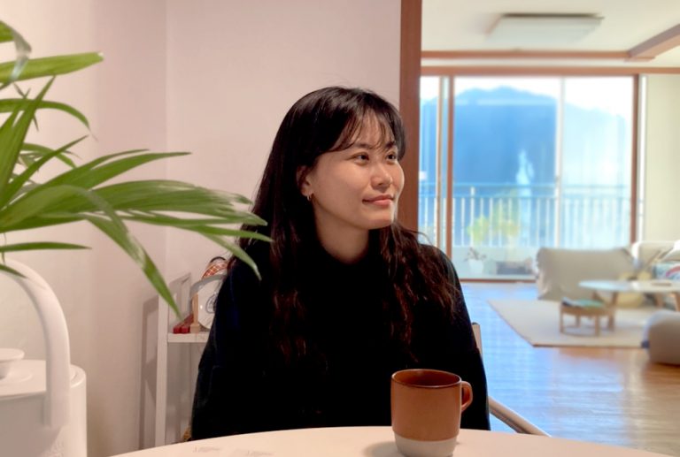 확장하는 삶을 사는 그녀, 초식마녀