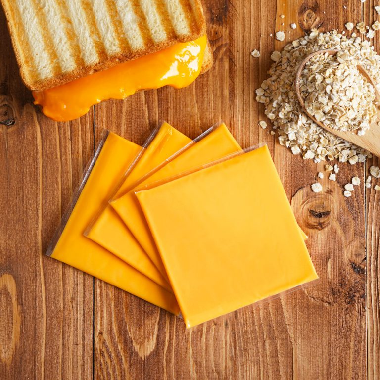 오트밀크를 베이스로 한 비건 치즈